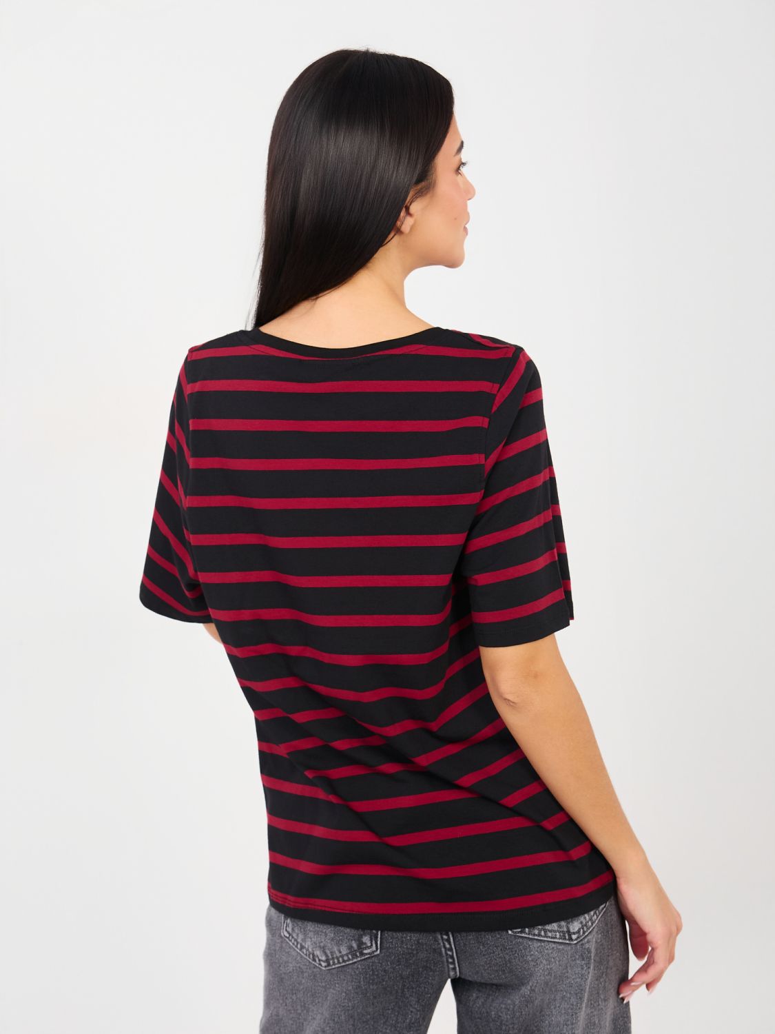 Viacfarebné pruhované tričko s krátkym rukávom