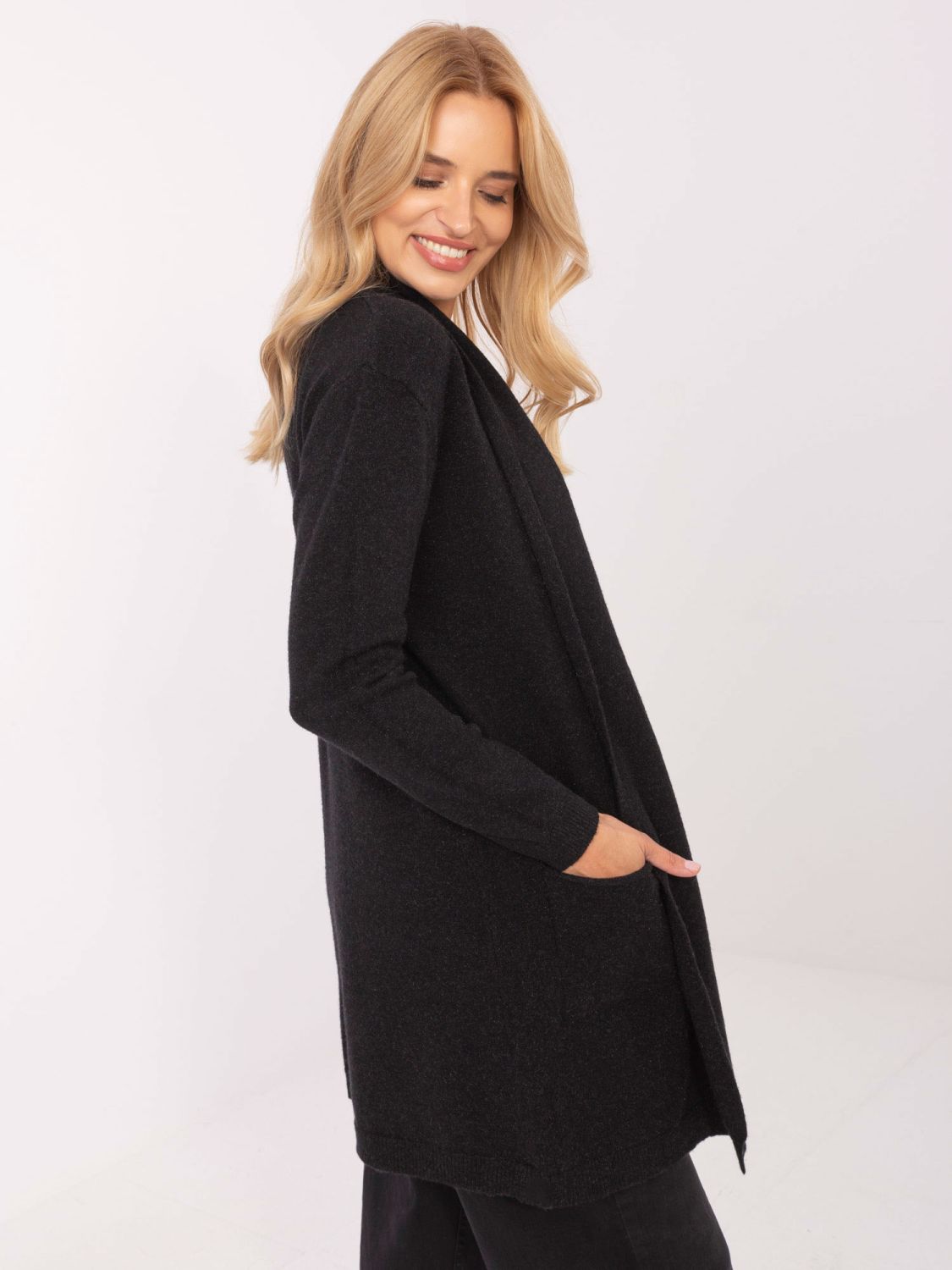 Elegantný čierny kardigán