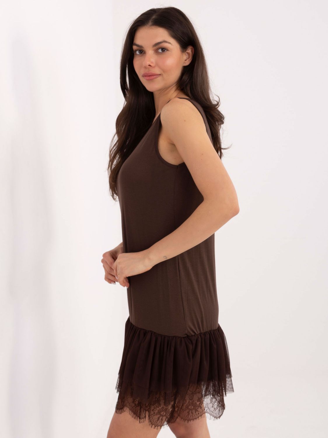 Hnedé rozšírené šaty s čipkou