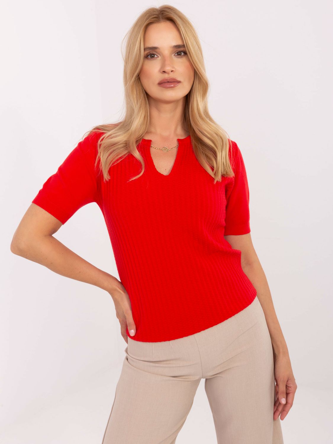 Elegantný červený pulóver s krátkym rukávom
