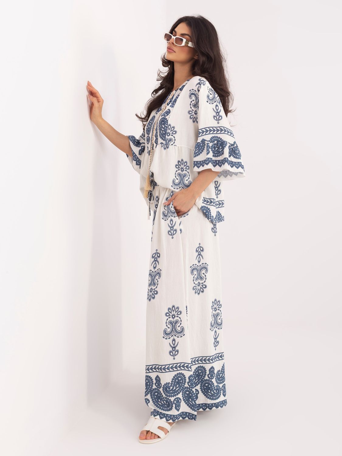 Dámsky komplet s potlačou a viazaním ecru