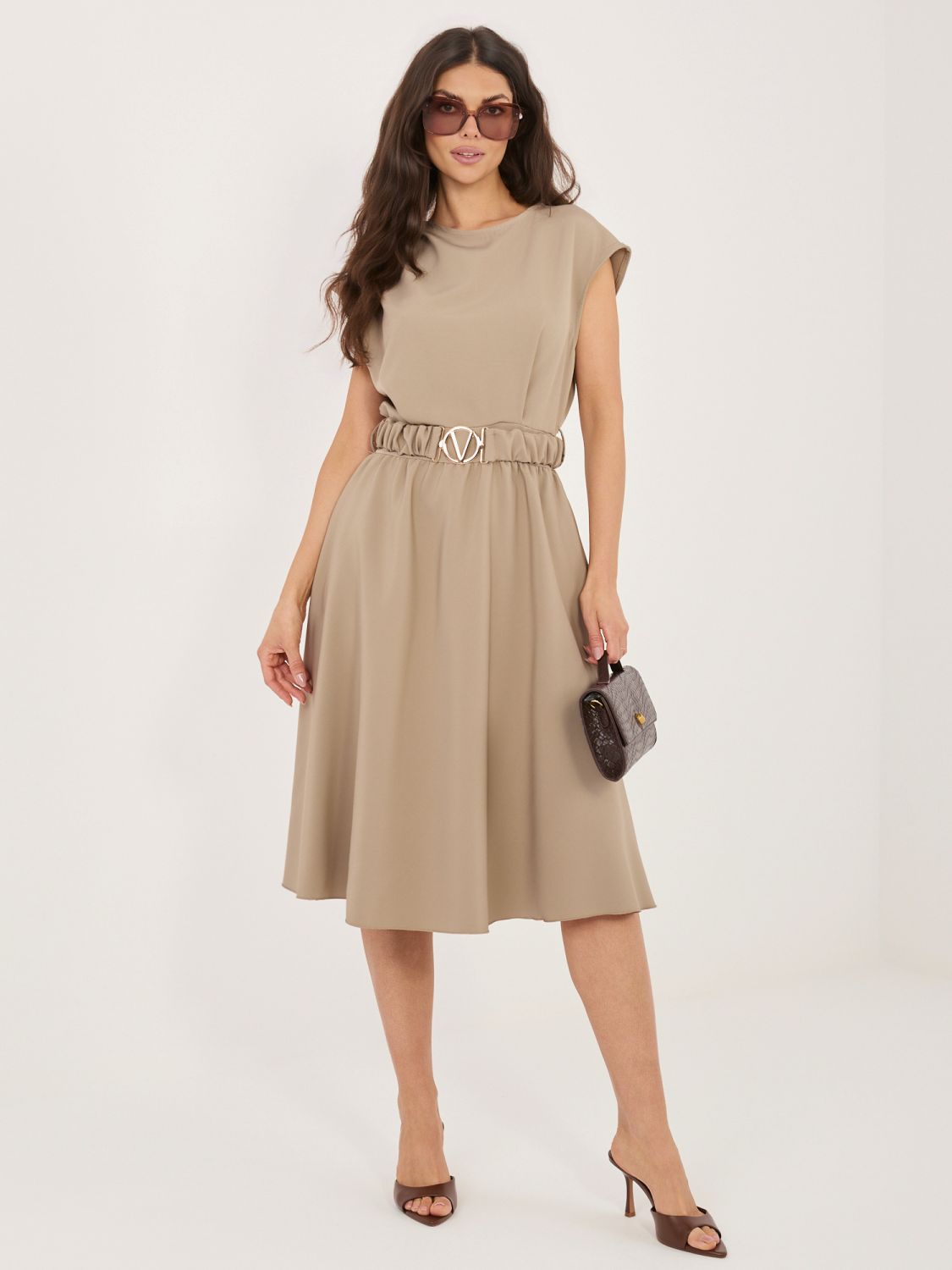 Béžové rozšírené midi šaty s opaskom