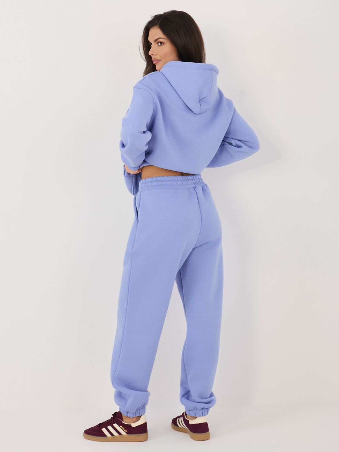 Fialová dámska súprava s kapucňou a dlhými rukávmi