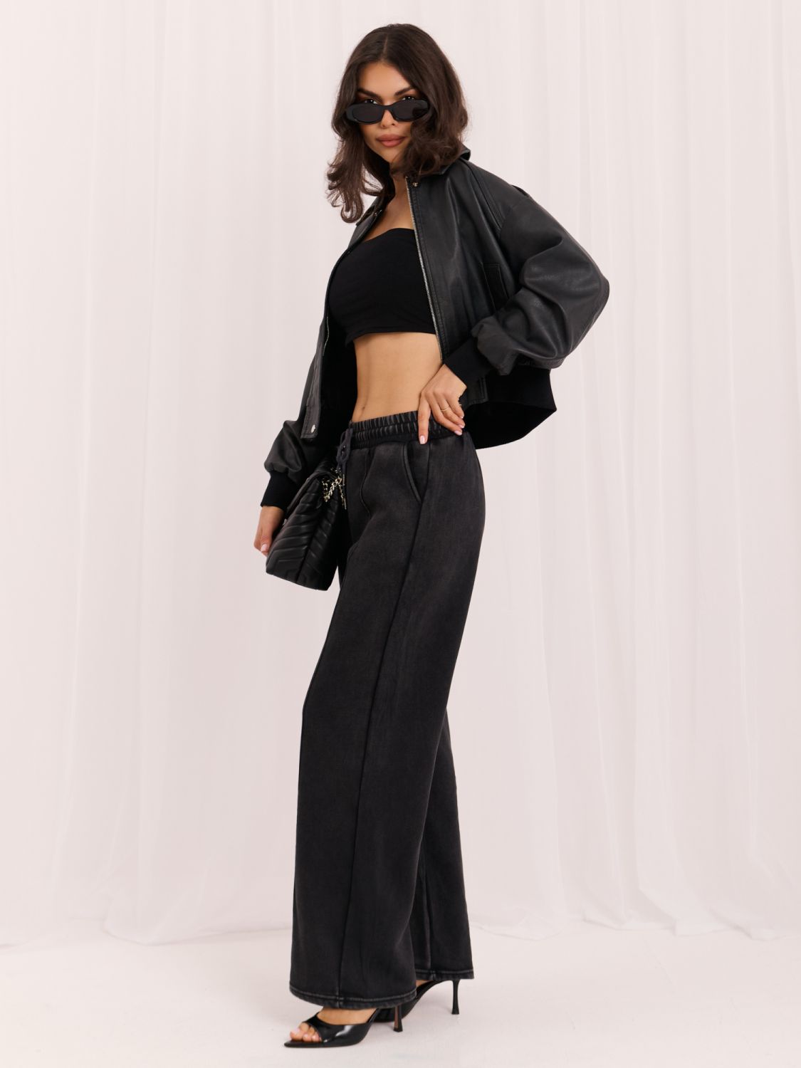 Šedé teplákové nohavice wide leg