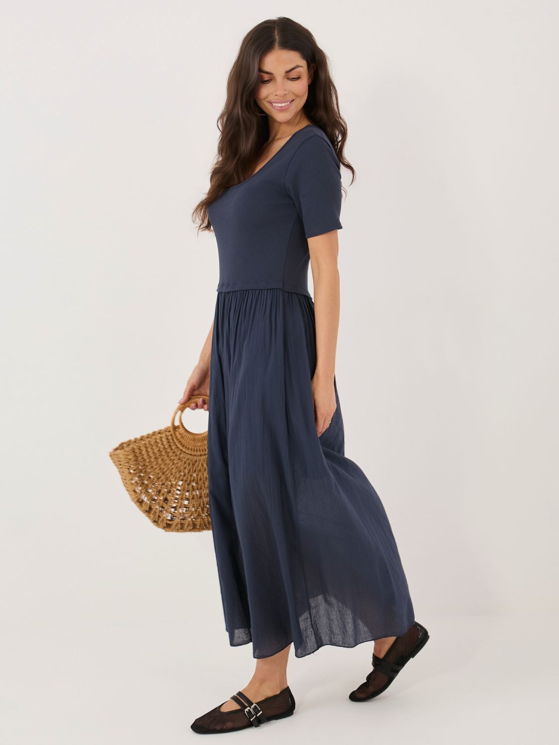 Rozšírené midi šaty s podšívkou, tmavomodré