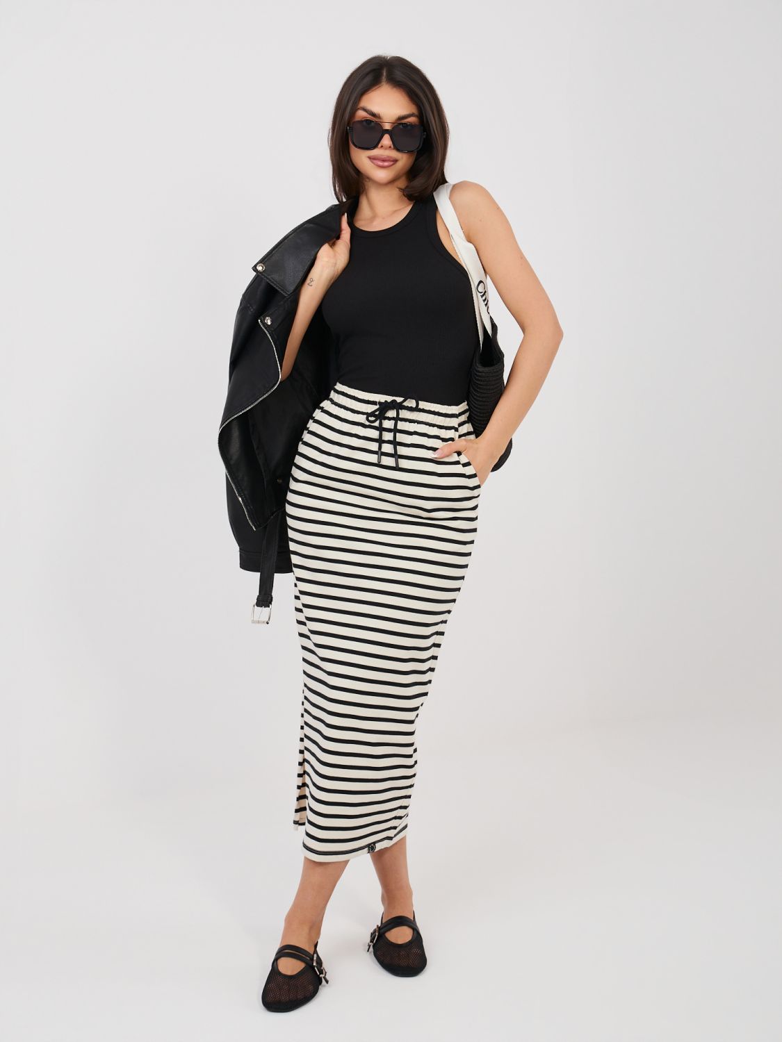 Čierna/béžová midi sukňa s pásikmi a vreckami