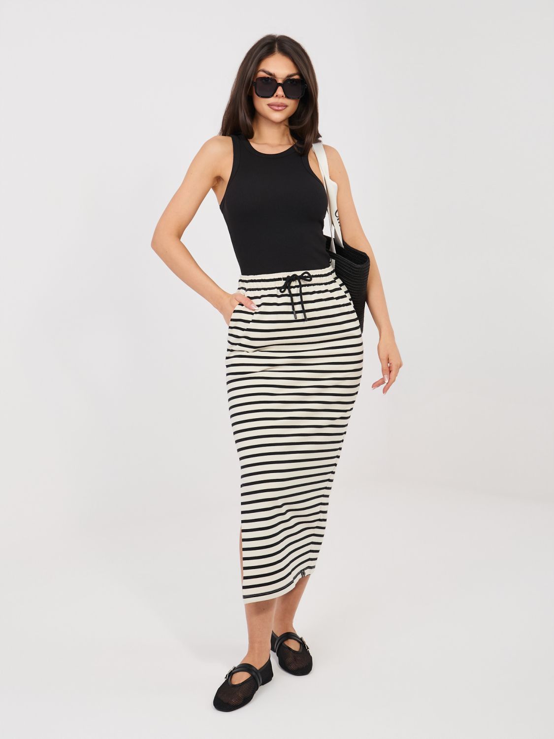 Čierna/béžová midi sukňa s pásikmi a vreckami