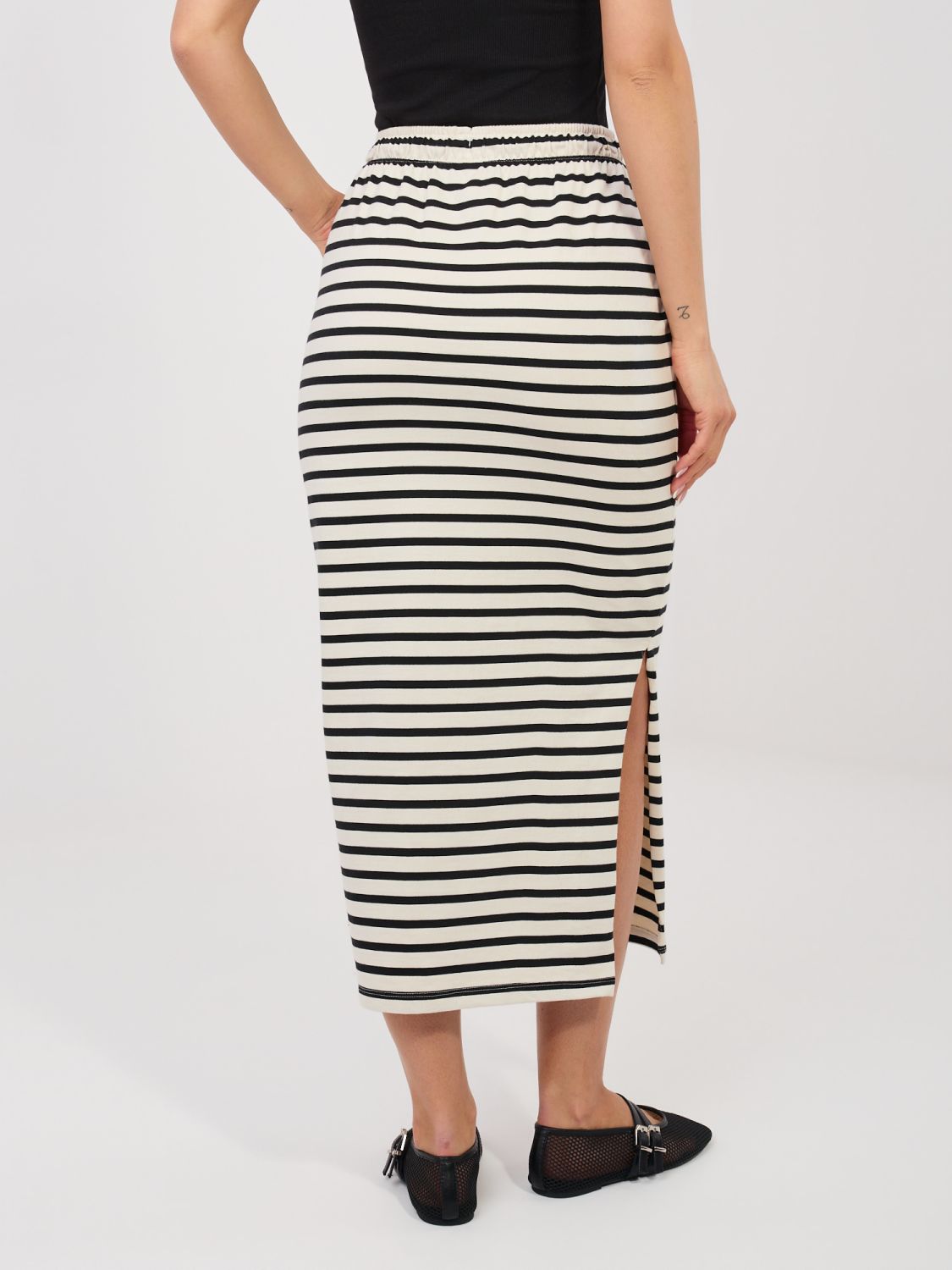Čierna/béžová midi sukňa s pásikmi a vreckami