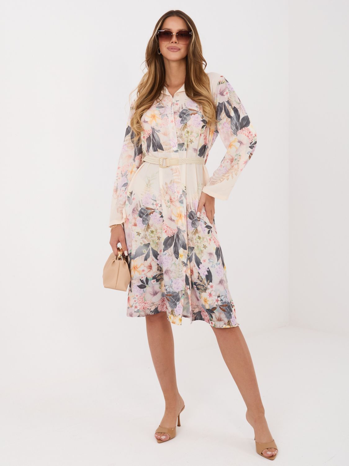 Béžové rozšírené šaty s kvetinovým vzorom