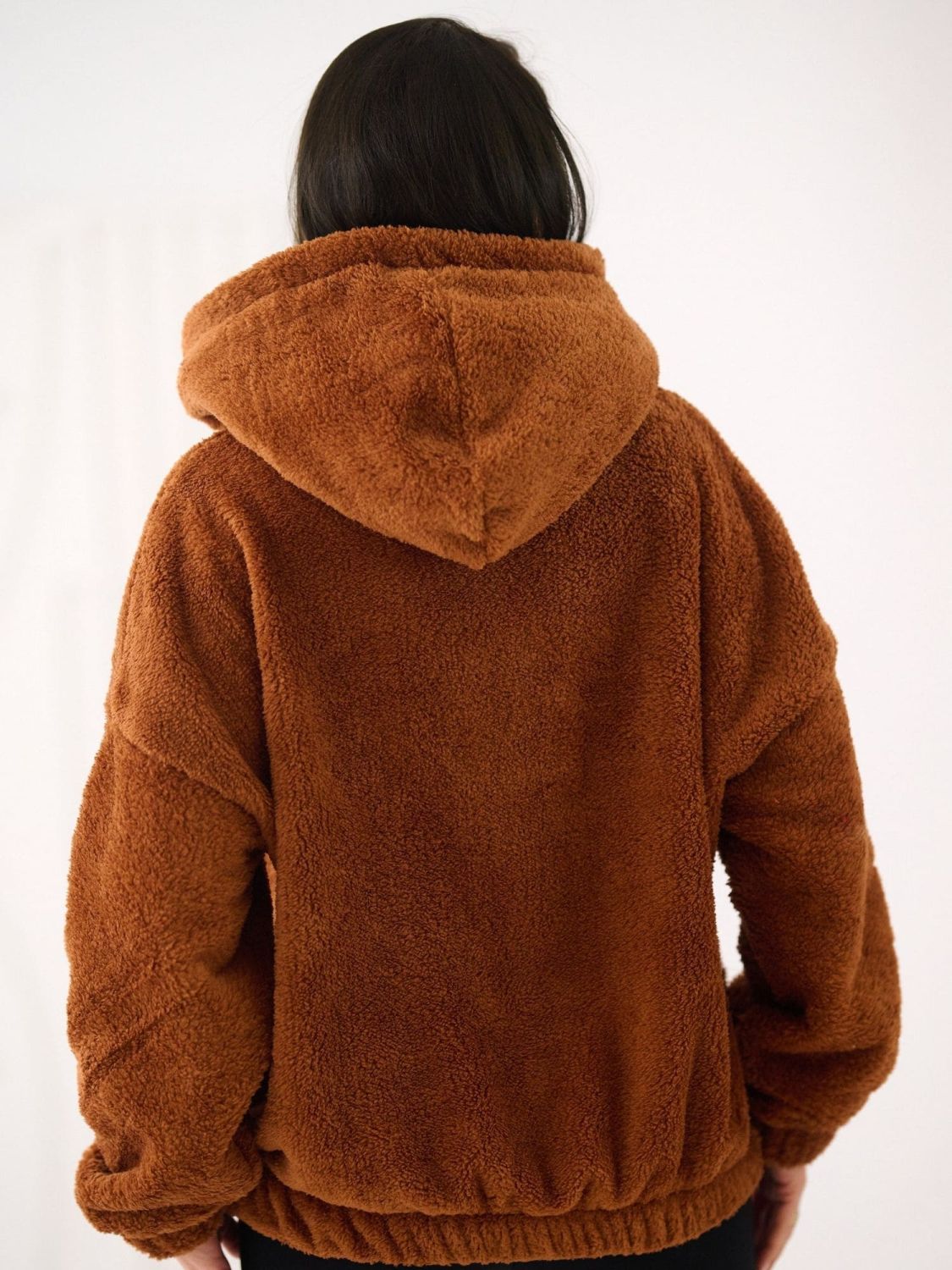 Béžová mikina s kapucňou a vreckom