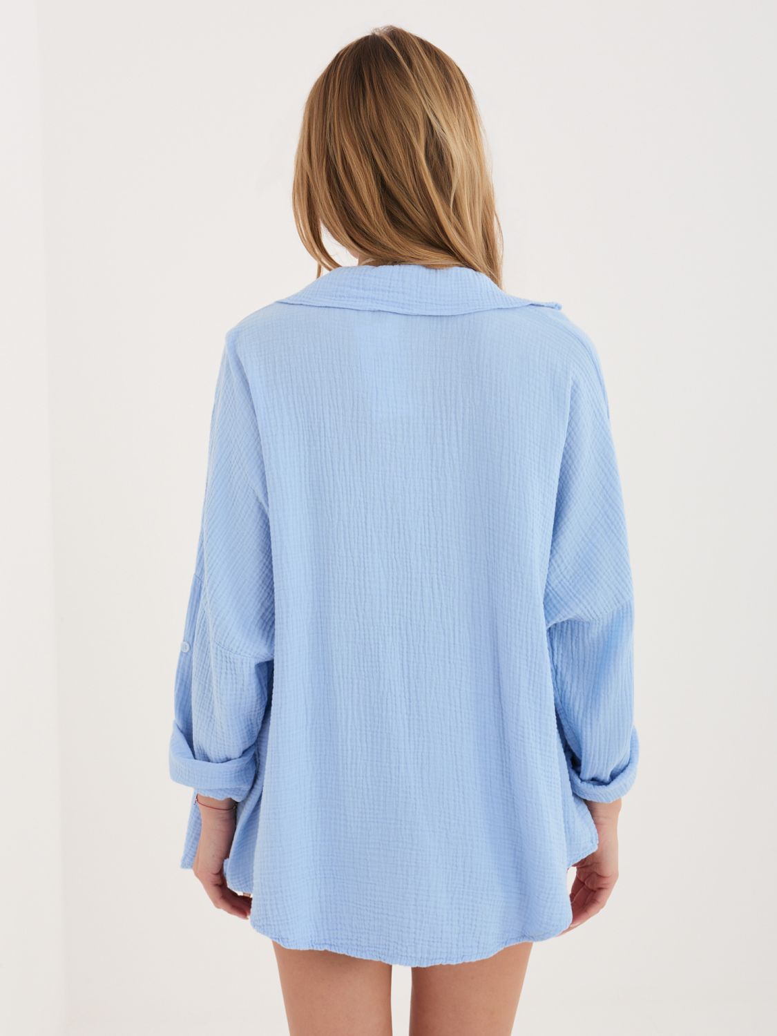 Svetlomodrá bavlnená košeľa s golierom