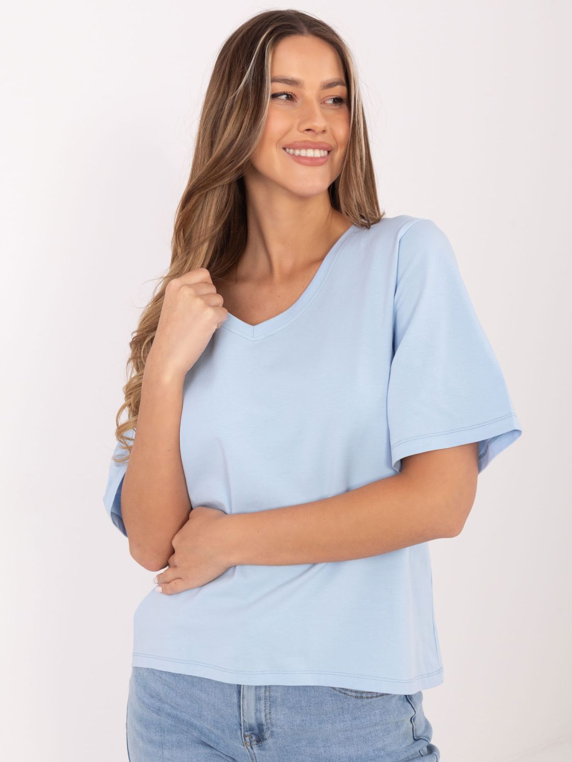 Dámske svetlomodré tričko s V-výstrihom
