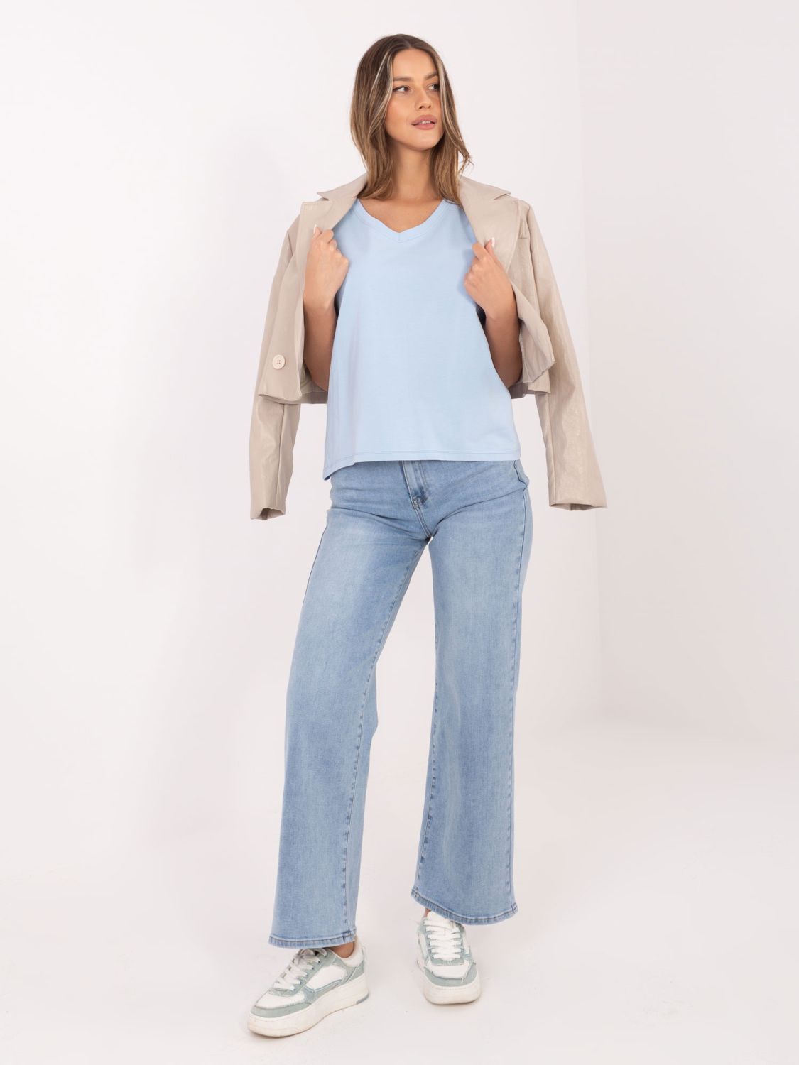 Dámske svetlomodré tričko s V-výstrihom