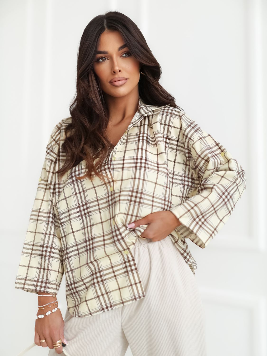 Svetložltá košeľa s károvaným vzorom a 7/8 rukávmi