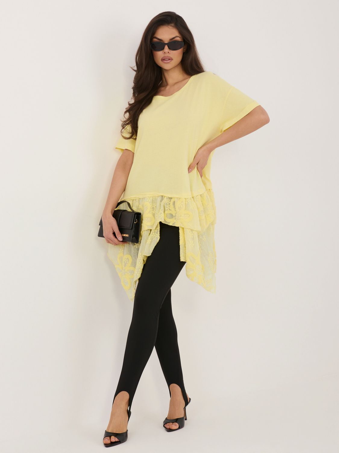 Žltá bavlnená blúzka s volánom a výšivkou