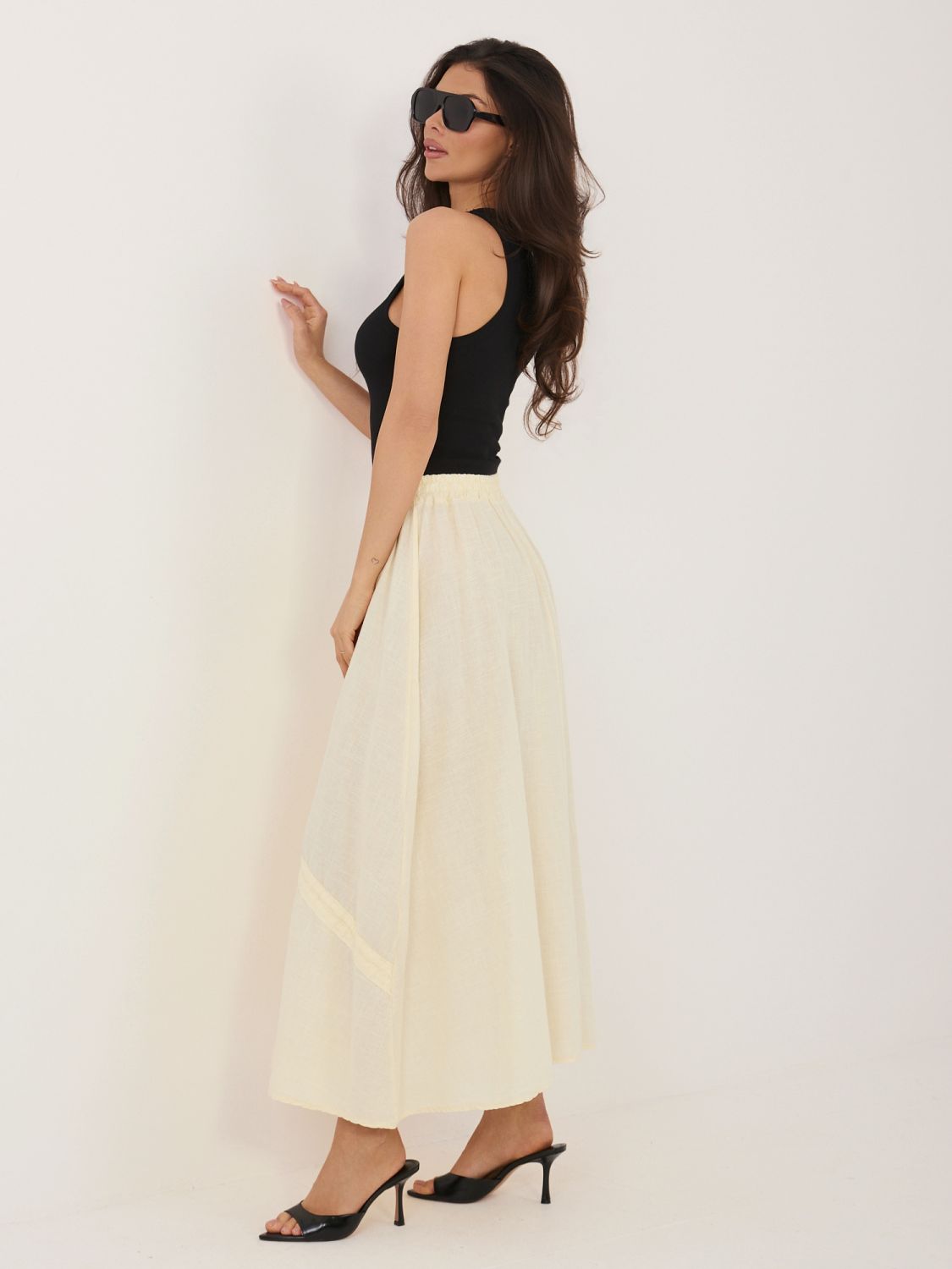 Žltá midi sukňa s viazaním