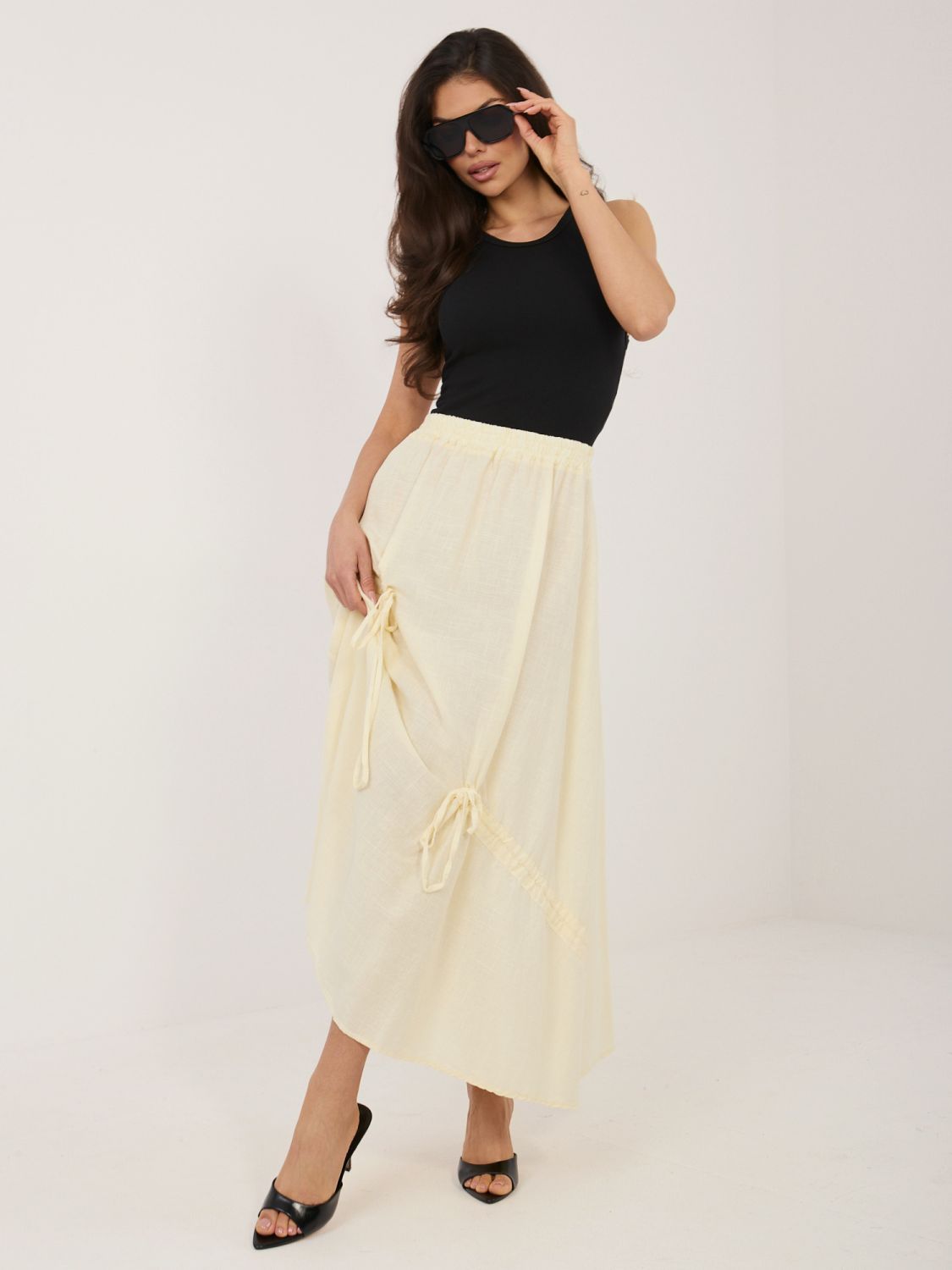 Žltá midi sukňa s viazaním