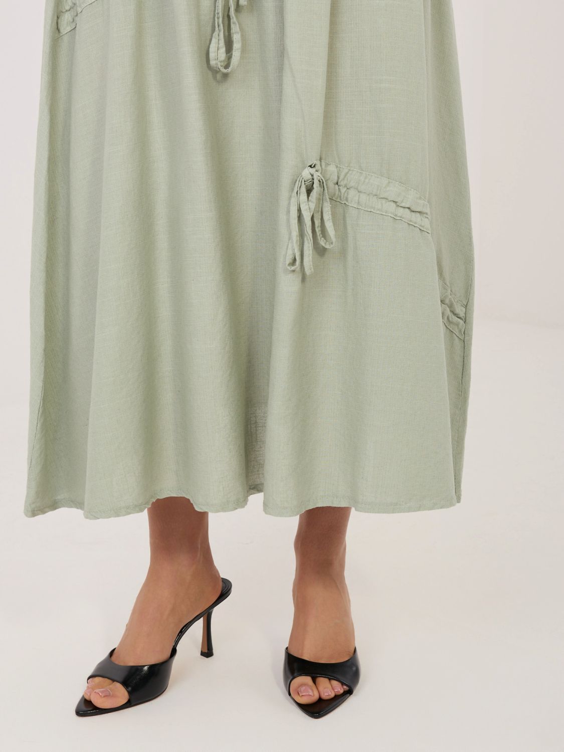 Khaki midi sukňa s viazaním