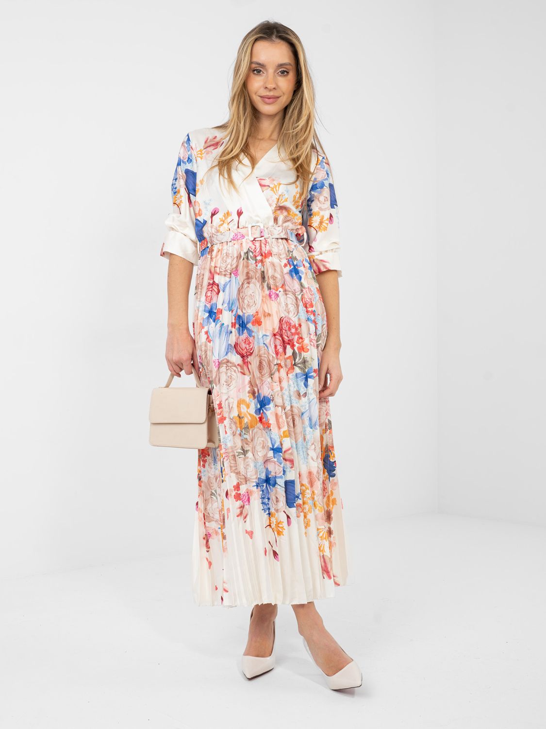 Ecru maxi šaty s kvetinovým vzorom a opaskom