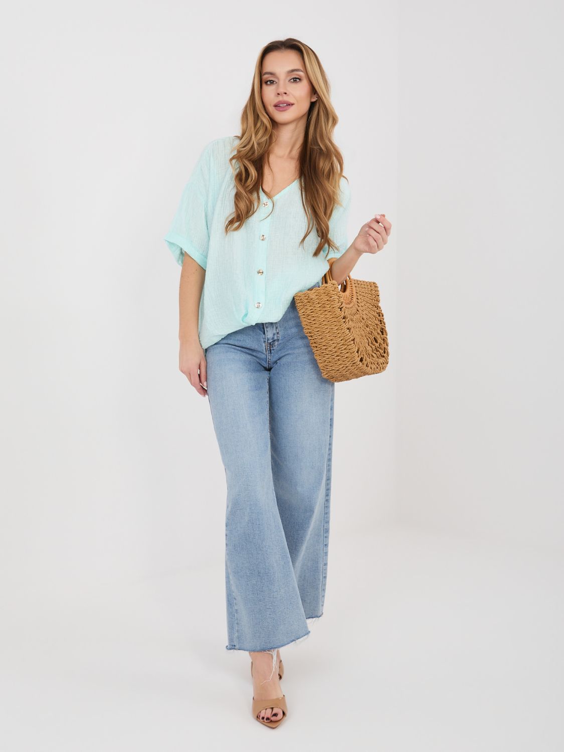 Mätová blúzka s V-výstrihom a krátkym rukávom