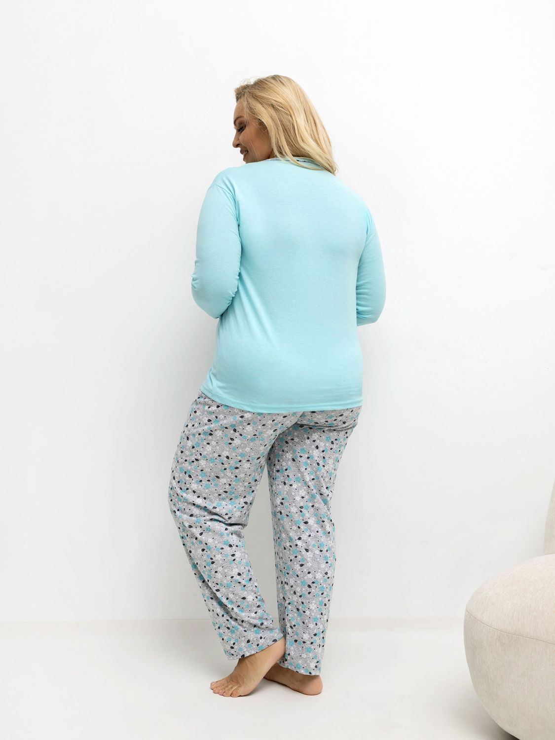 Dámske bavlnené pyžamo s kvetinovým vzorom a gombíkmi, mentolové