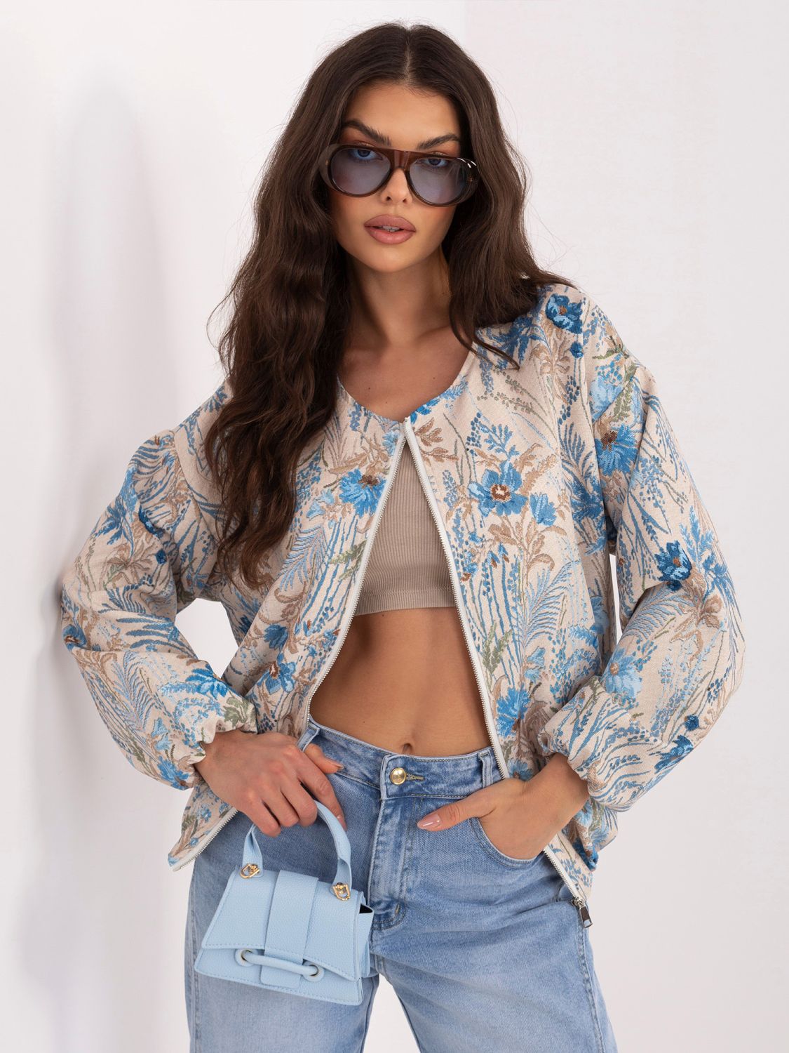 Modrá kvetinová bomber bunda bez kapucne