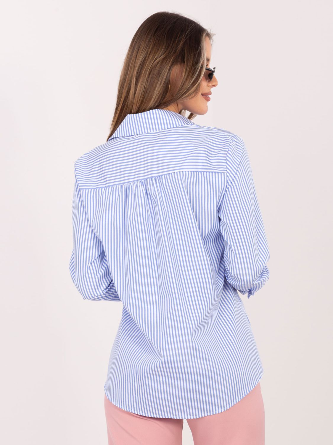 Dámska modrá pruhovaná košeľa s golierom