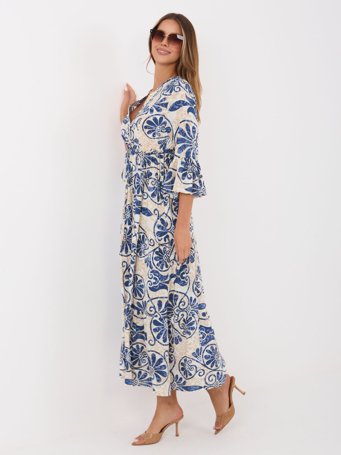 Modré midi šaty s potlačou a viazaním