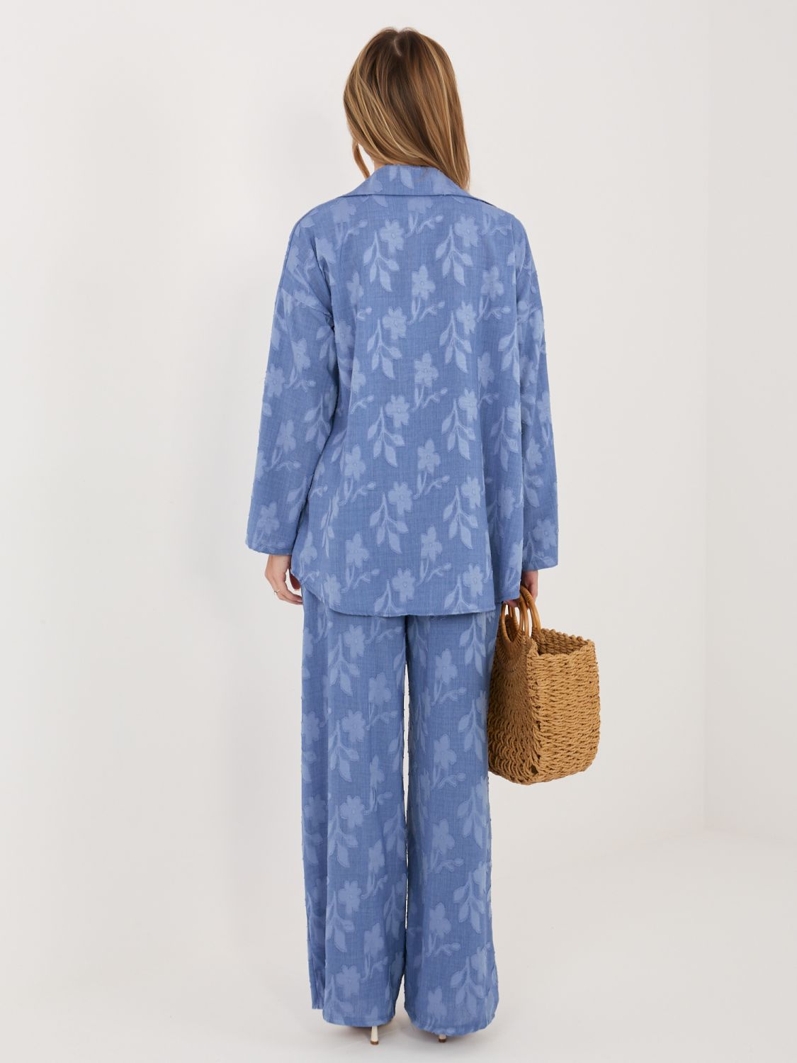 Modrý dámsky komplet s košeľou a nohavicami