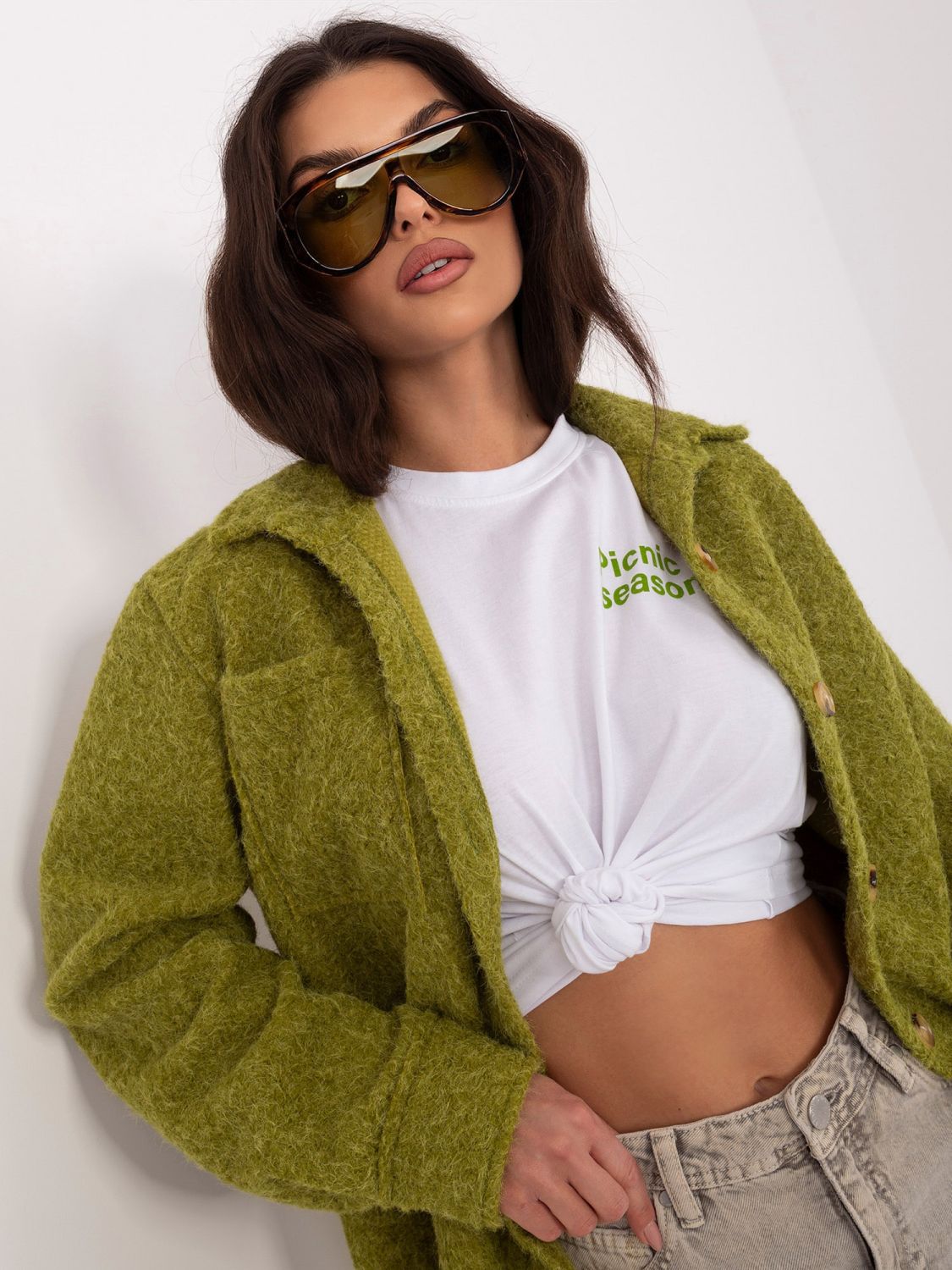 Olivovo zelená prechodná bunda s golierom