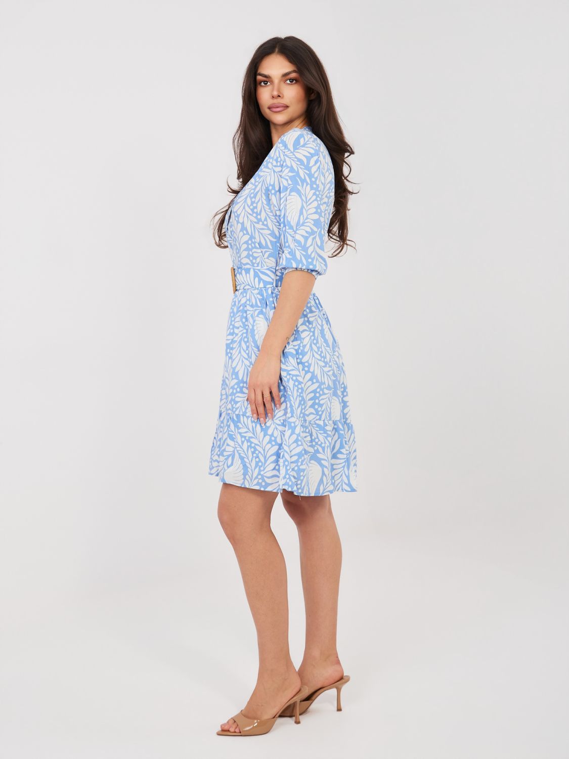 Modré šaty s potlačou a opaskom