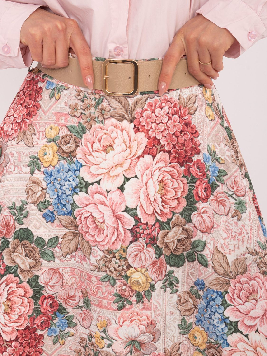 Ružová midi sukňa s kvetinovým vzorom a opaskom