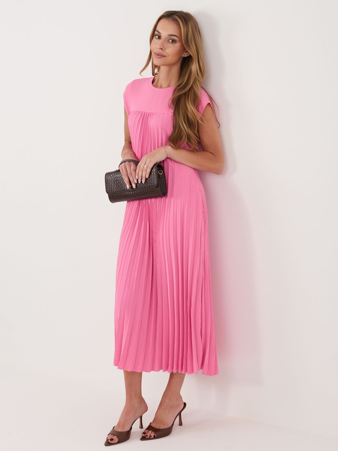 Ružové midi koktejlové šaty s vreckami