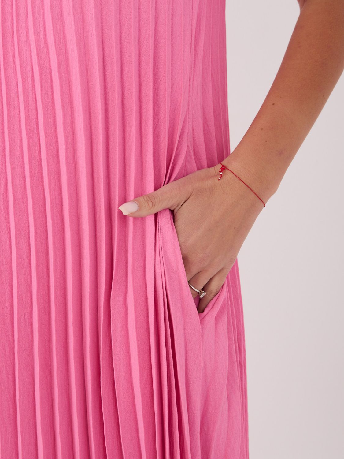 Ružové midi koktejlové šaty s vreckami