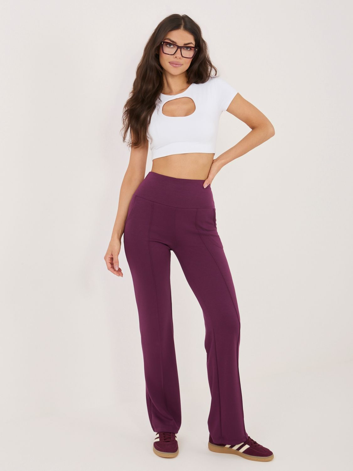 Tmavofialové športové nohavice s rovným strihom