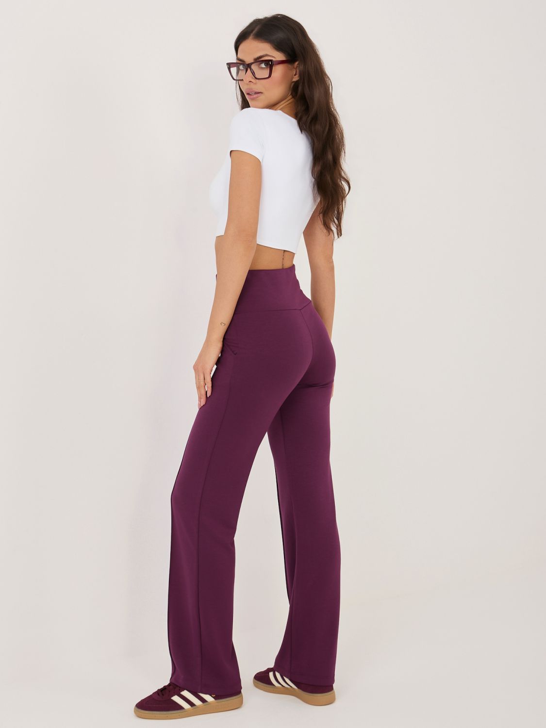 Tmavofialové športové nohavice s rovným strihom