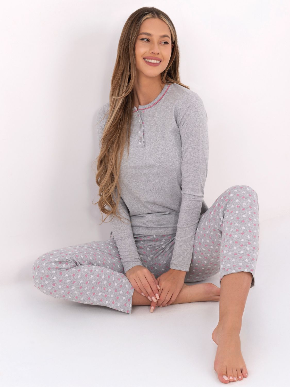 Dámske bavlnené pyžamo s potlačou, sivé