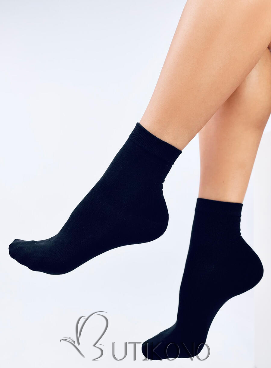 Čierne hladké ponožky bez vzoru