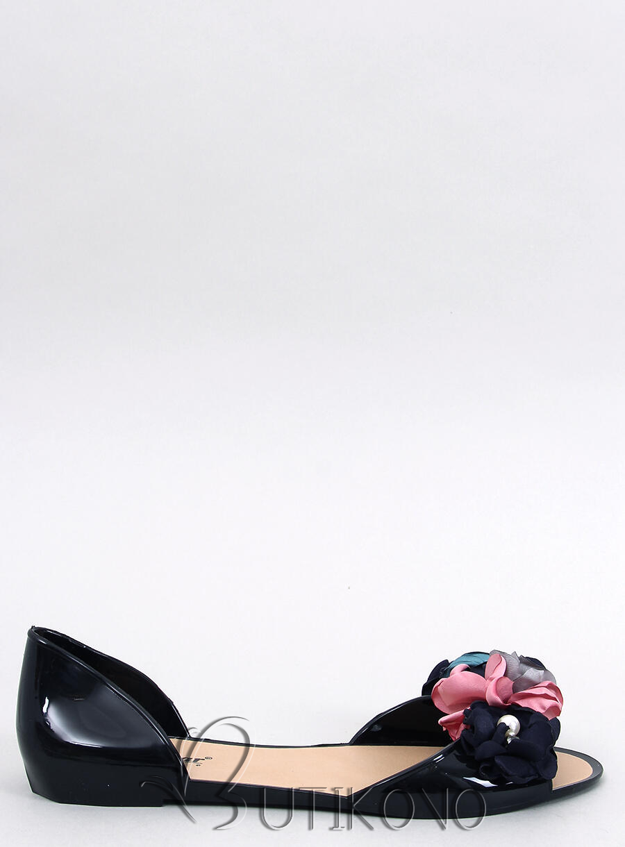 Čierne gumené sandále s kvetmi