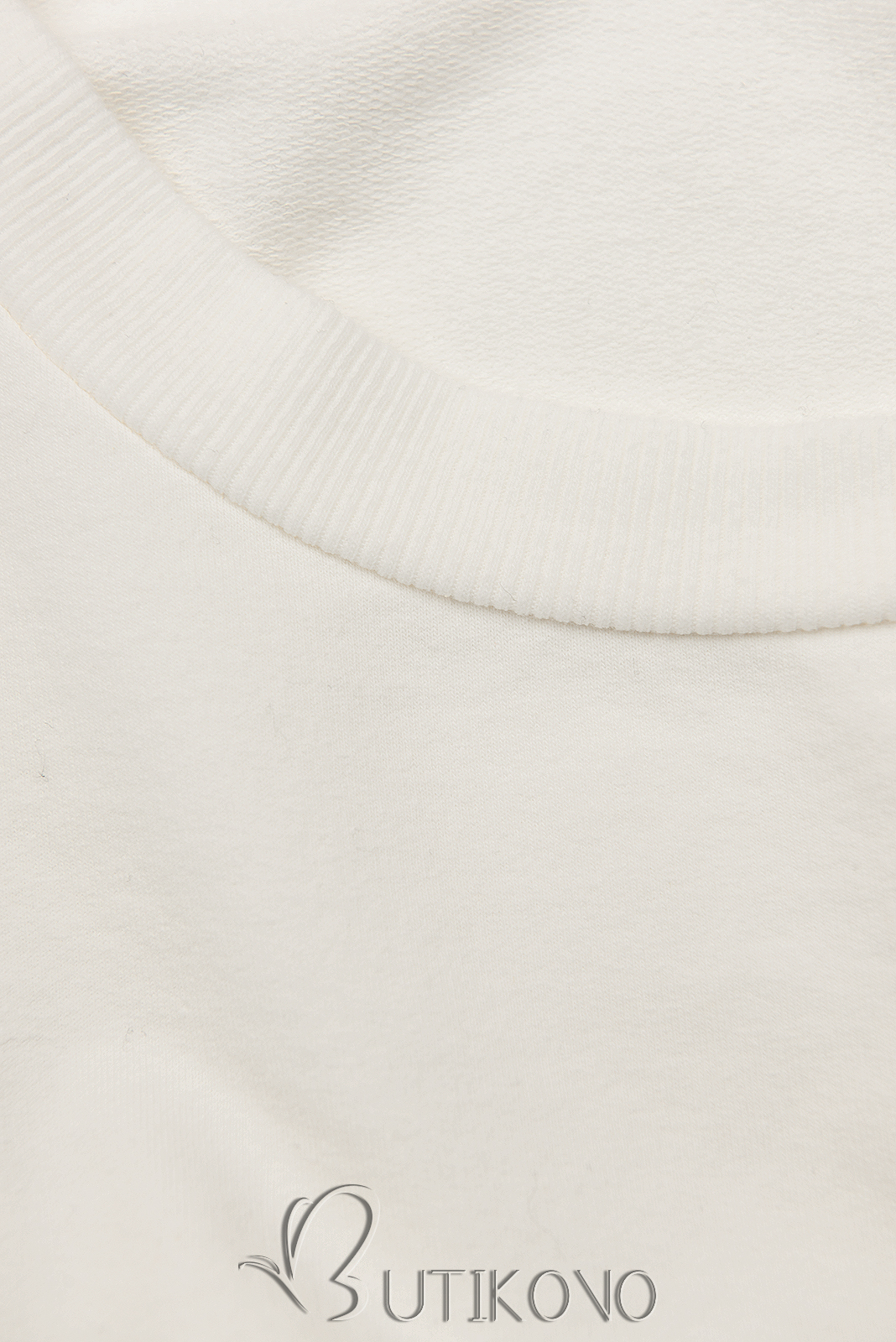 Smotanovo biele ležérne teplákové šaty