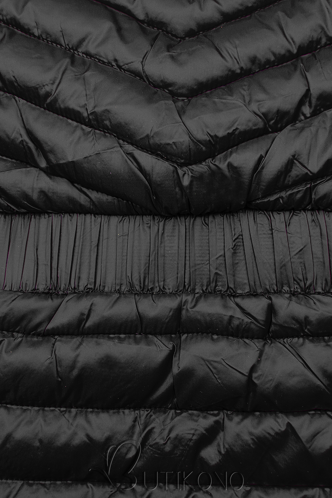 Čierna bunda s elastickým pásom