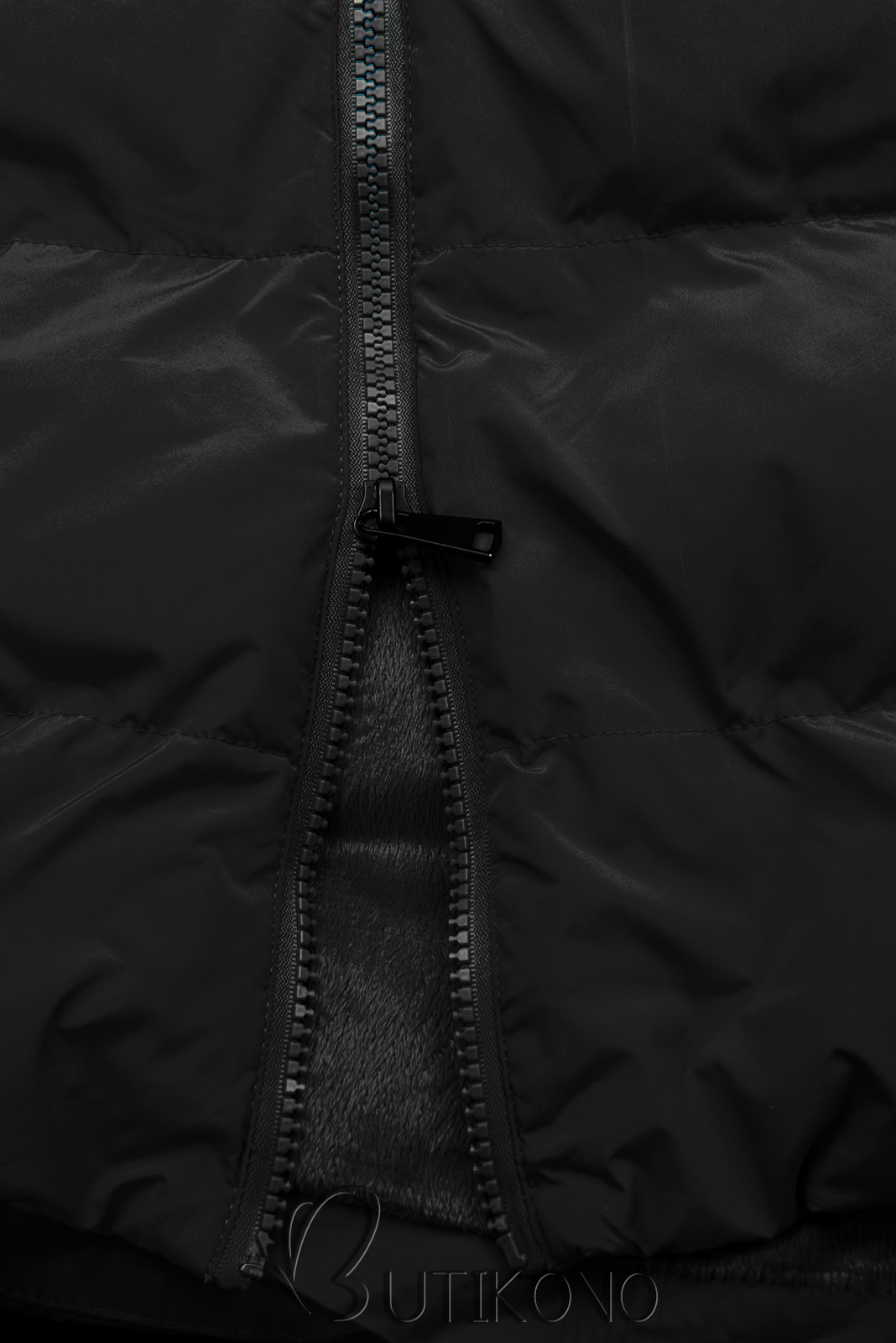 Čierna dlhá prešívaná vesta