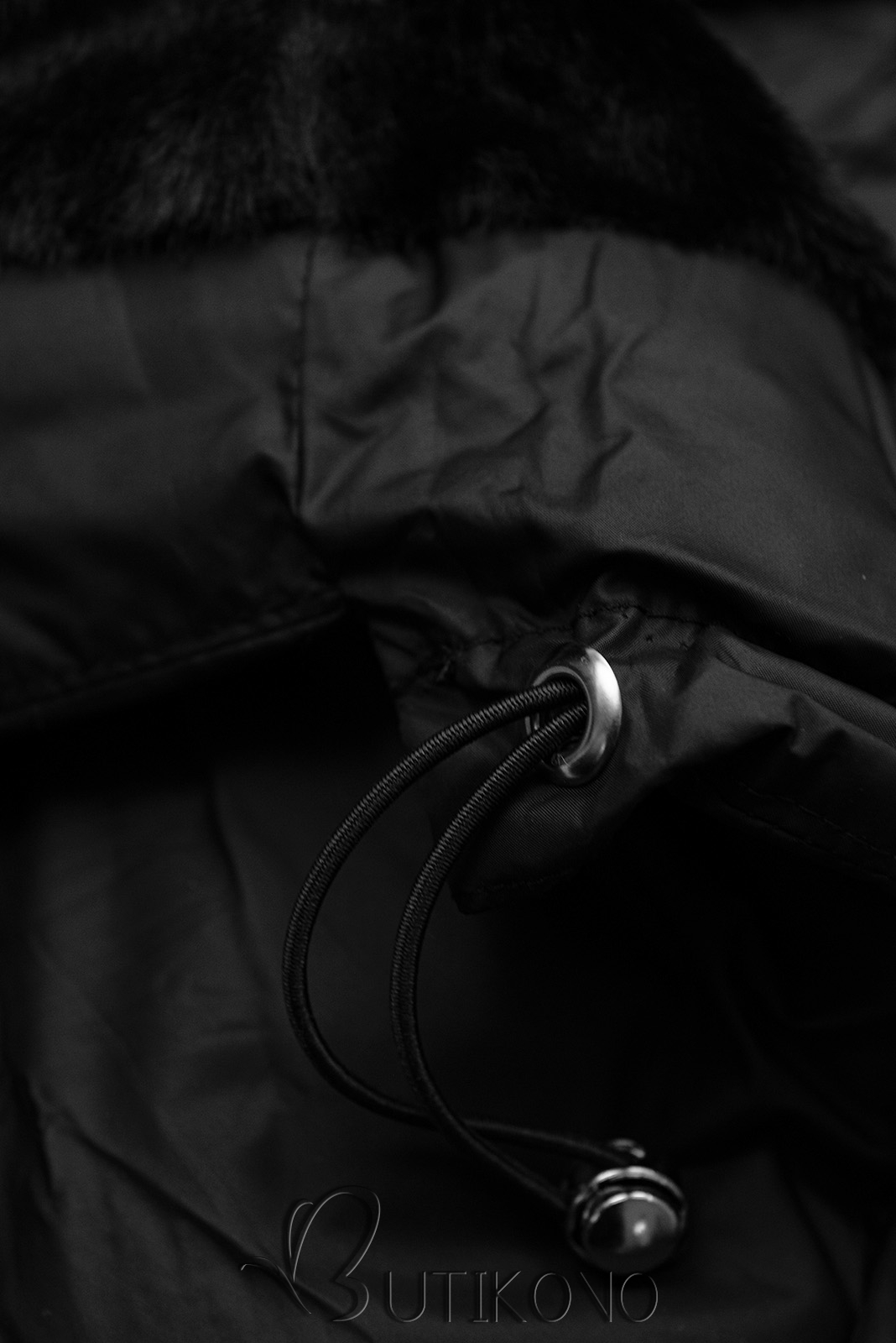 Čierna bunda s ľadvinkou