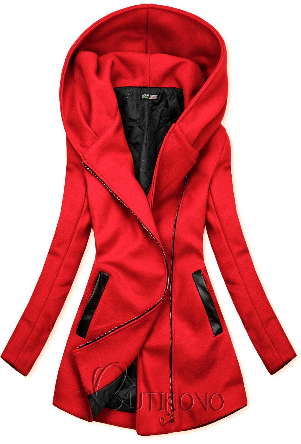 Červený kabát s koženkovými detailami
