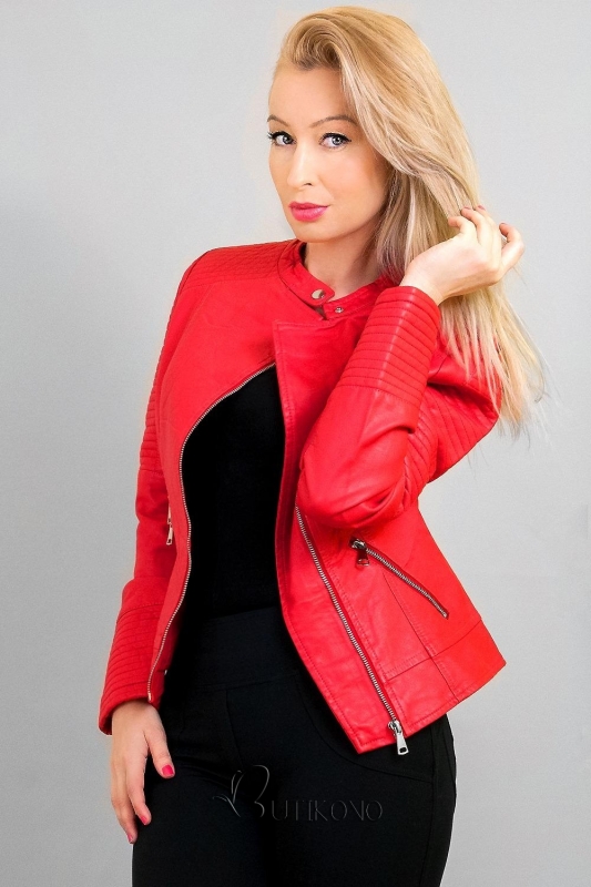 Červená koženková bunda so striebornými zipsami