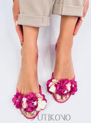 Ružové gumené sandále s kvetmi