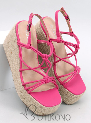 Ružové vysoké sandále na platforme
