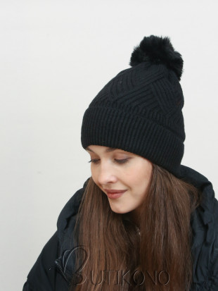 Zimná pletená čiapka v čiernej farbe