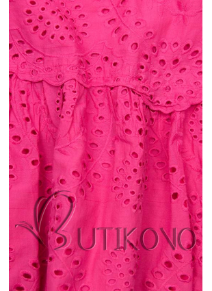 Ružové šaty z dierovaného materiálu