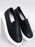 Perforované slip-on tenisky čierne